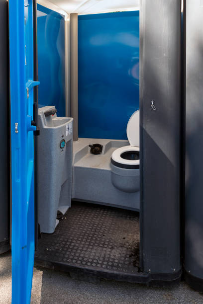 Best Temporary restroom rental  in Fairfield, IL