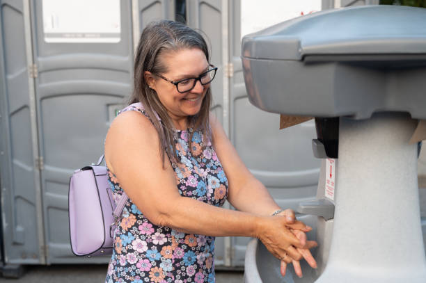 Best Portable bathroom rental  in Fairfield, IL